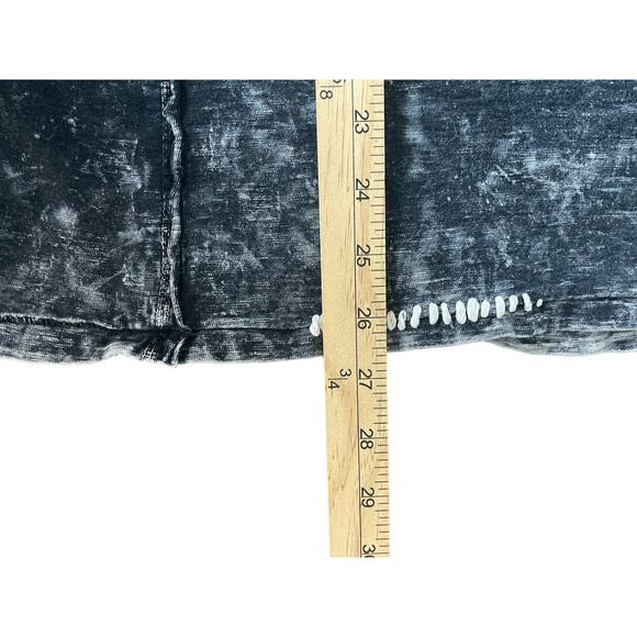 Affliction Life Fast Men's T-Shirt Size M Buttons Embroidered Black Shirt Cross - Picture 12 of 12